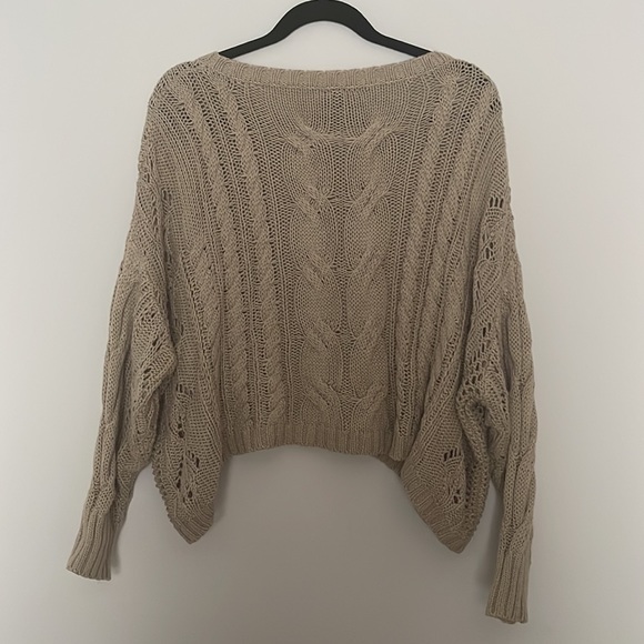 VICI Cropped Sweater - size L - Picture 3 of 3